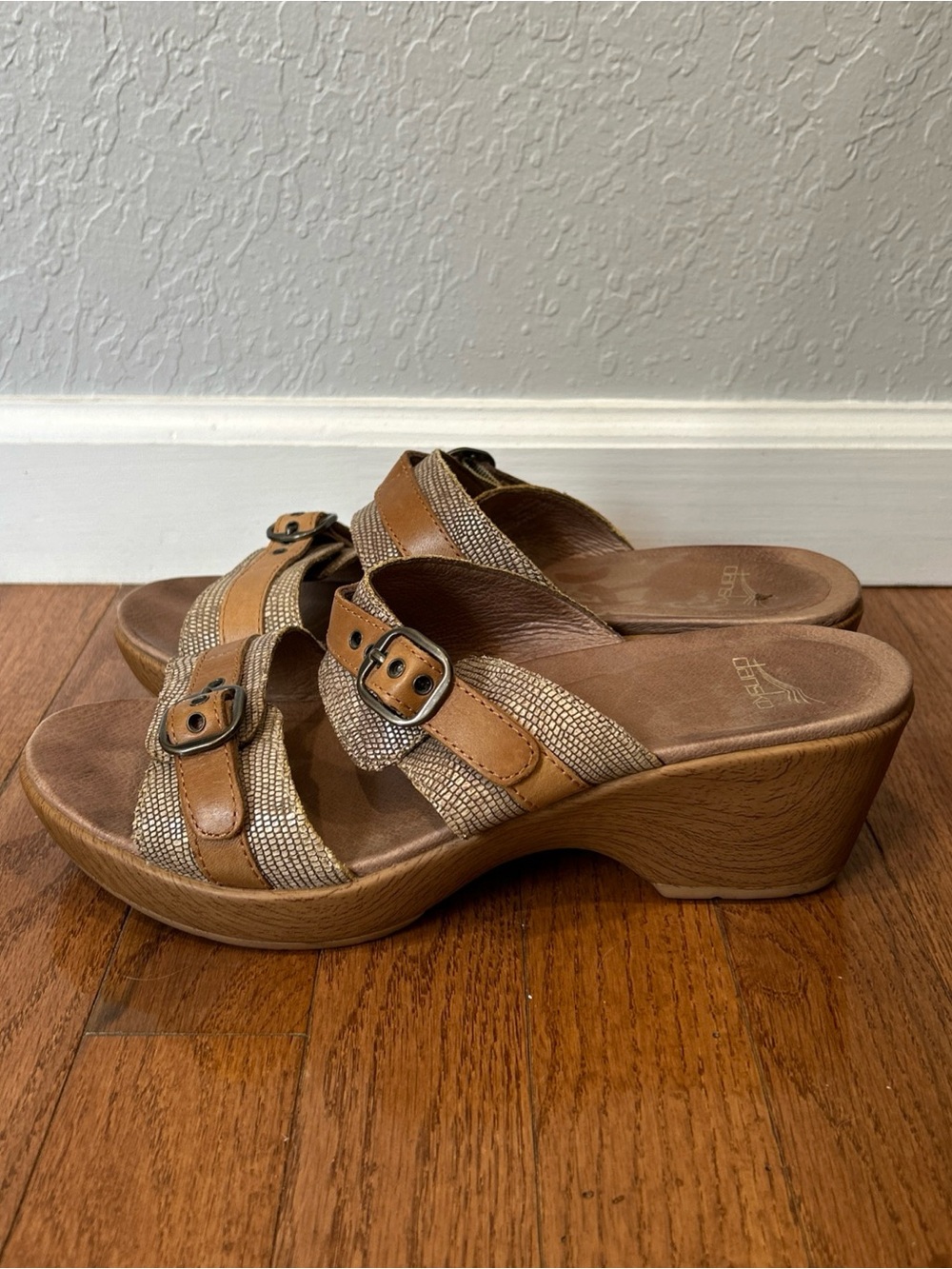 Dansko Jessie Wedges Sandals Slip On Shoes EU 40 Women’s Size 9.5-10 Tan